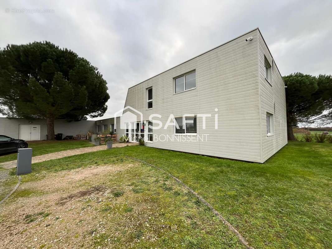 Photo 3 - Commerce à BOURGES