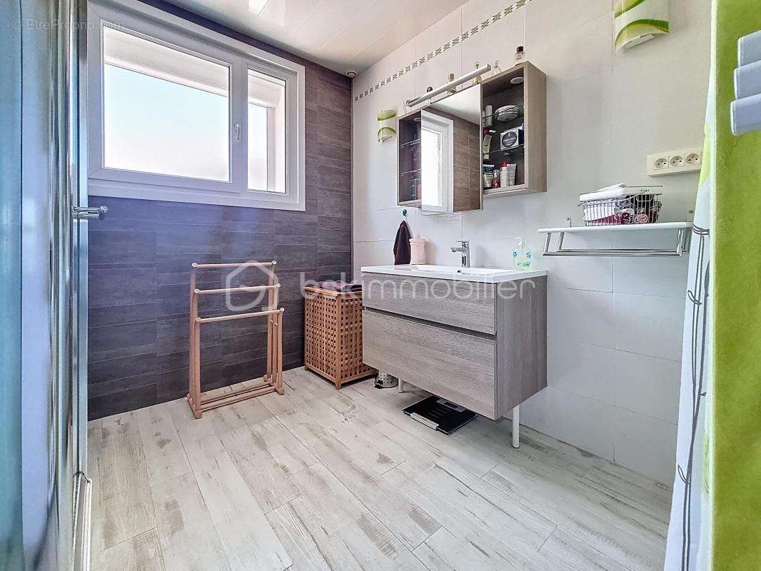 MAISON avec sous-sol total et piscine - photo 14