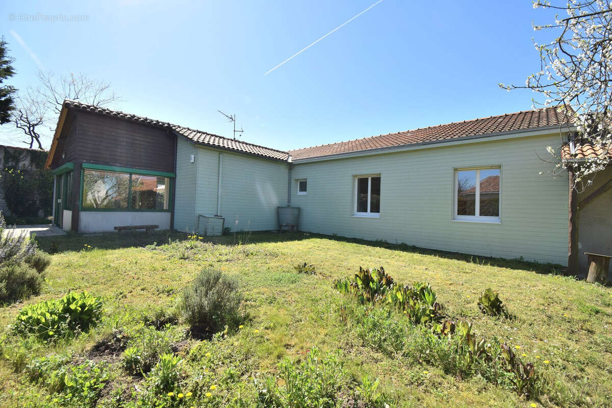 Maison à SAINT-PHILBERT-DE-BOUAINE