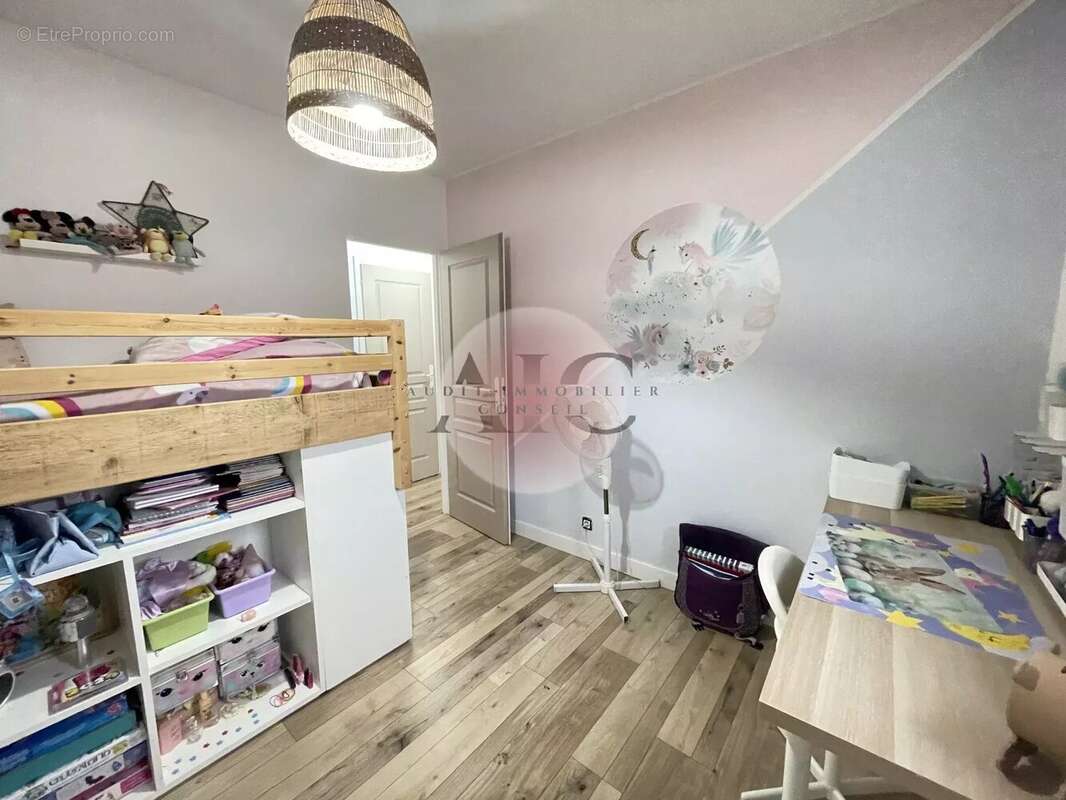 Maison à TOURRETTES