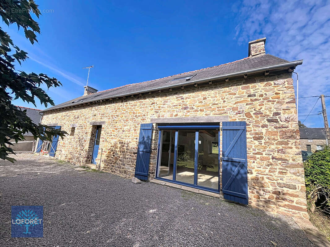 Maison à LIVRE-SUR-CHANGEON