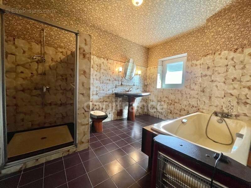 Maison à JUGEALS-NAZARETH