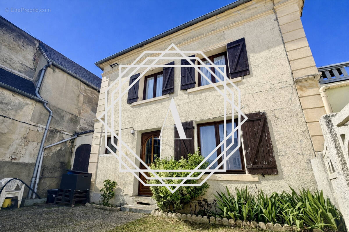 Maison à MERU