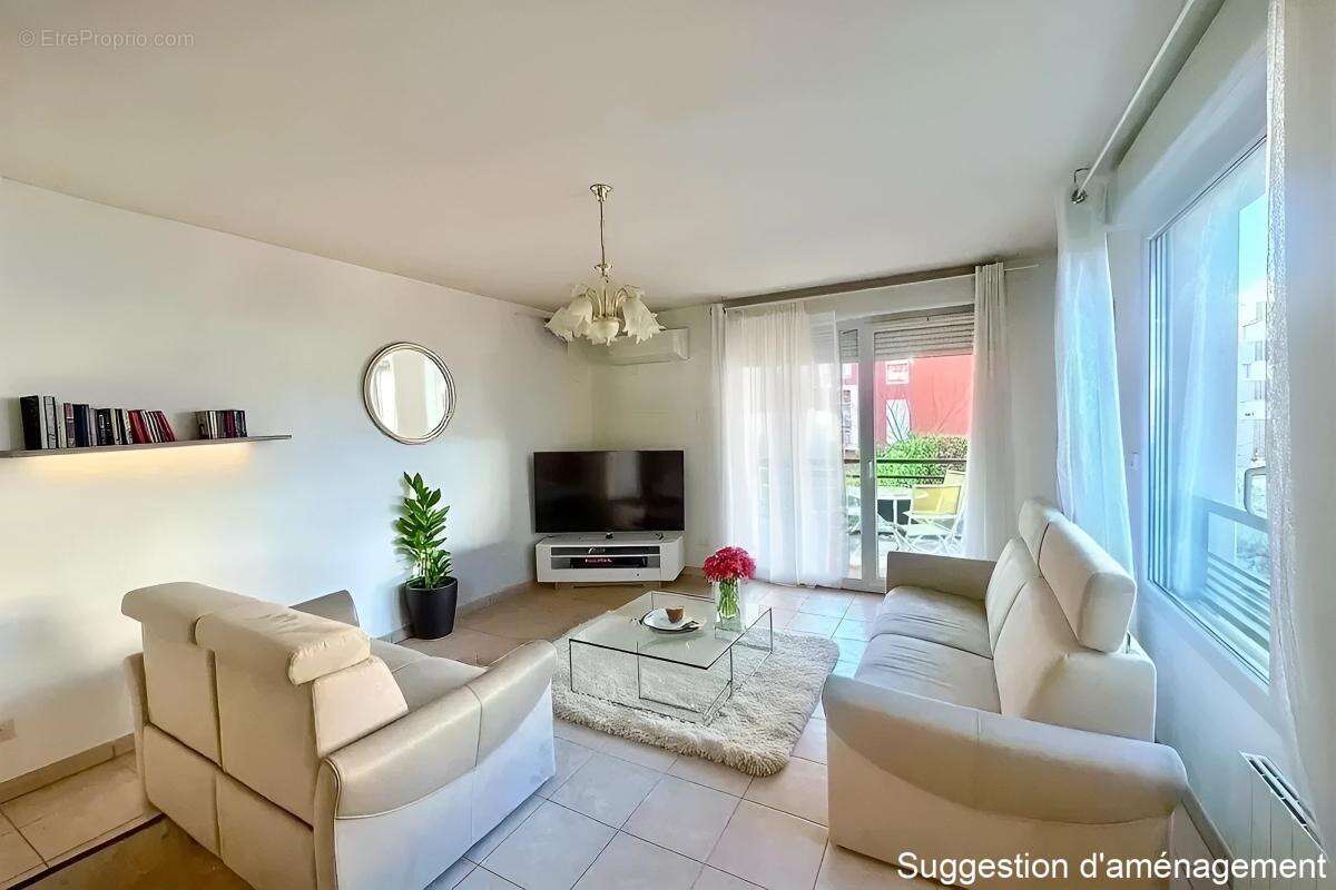 Appartement à MEYZIEU