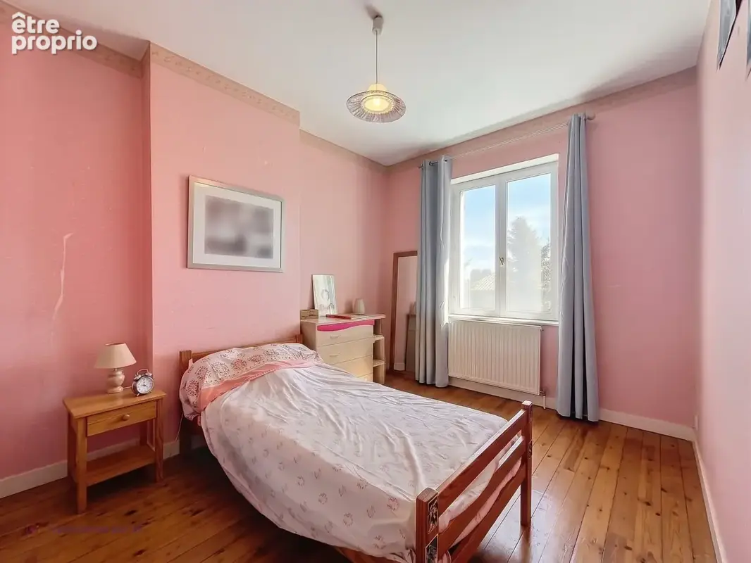 Vente : maison 261m² à chalain le comtal - photo 11