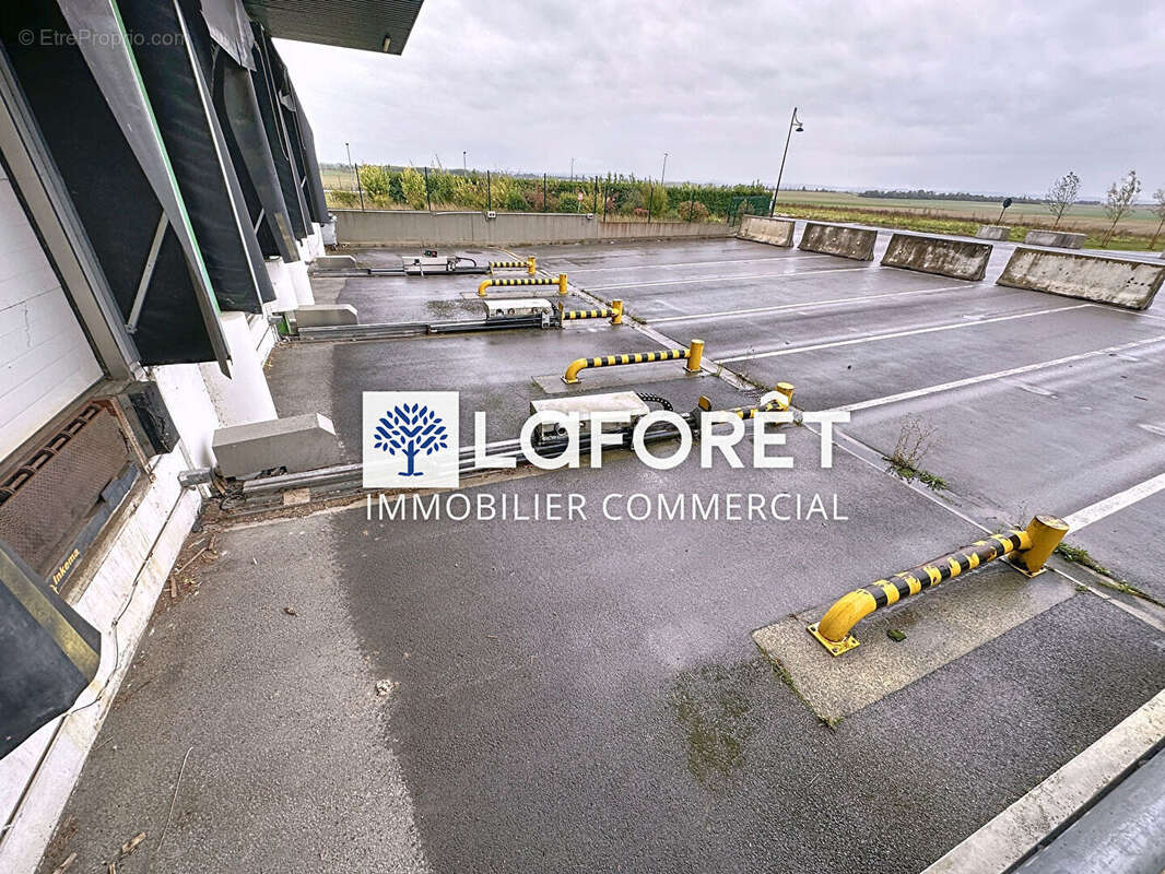 Commerce à GUIGNICOURT