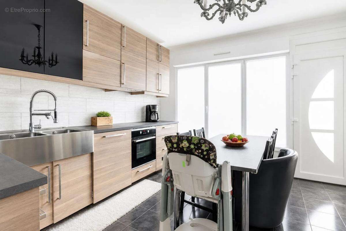 Maison de 7 pièces de 153 m2 en vente à Lille - photo 6