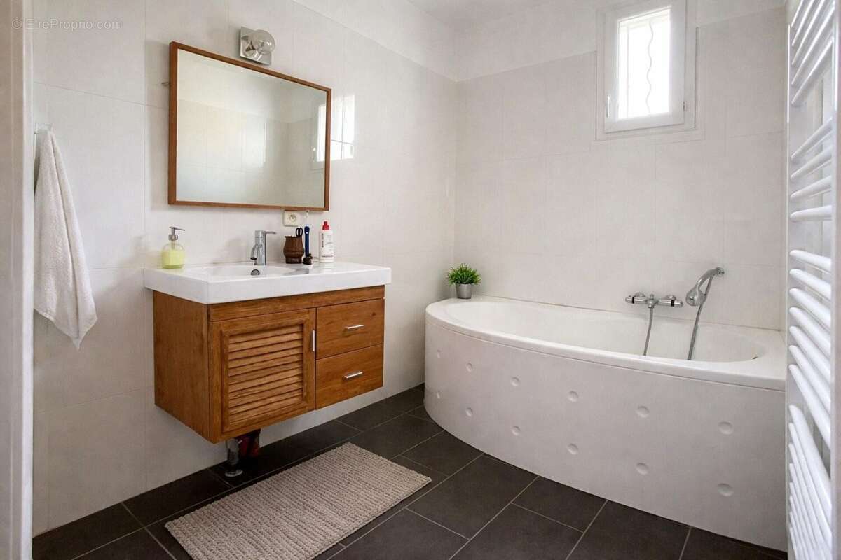 Photo 7 - Maison à SAUVETERRE