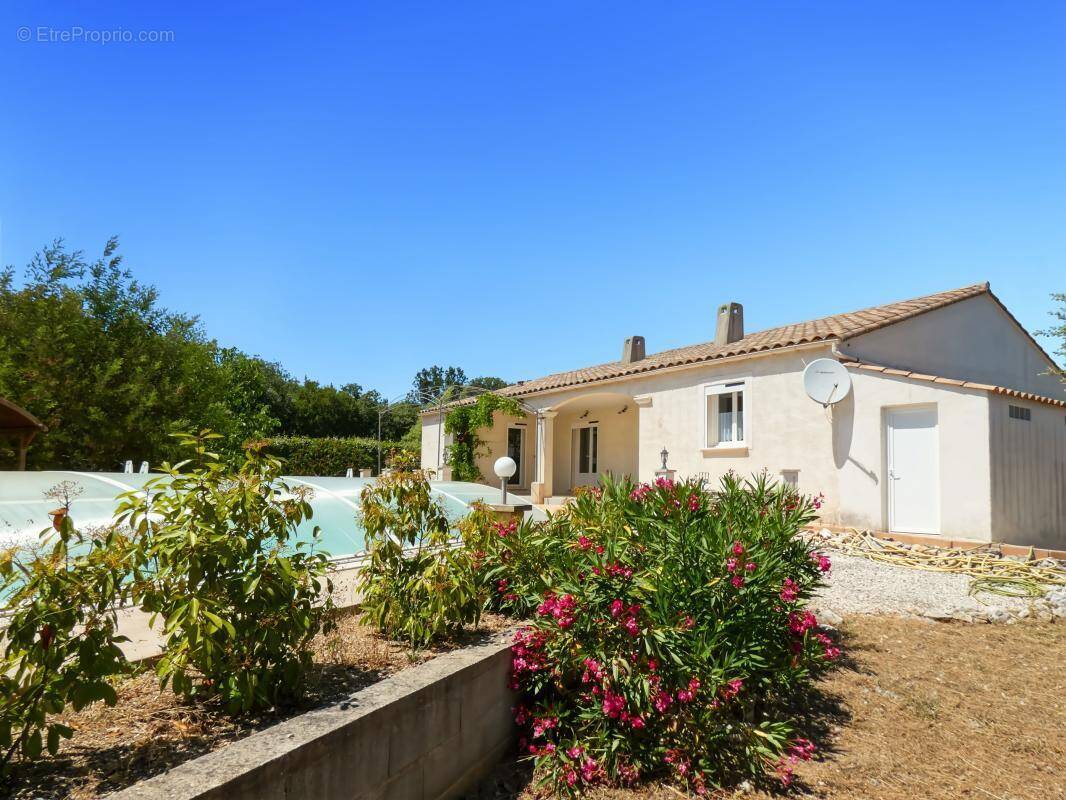 Maison à LUSSAN