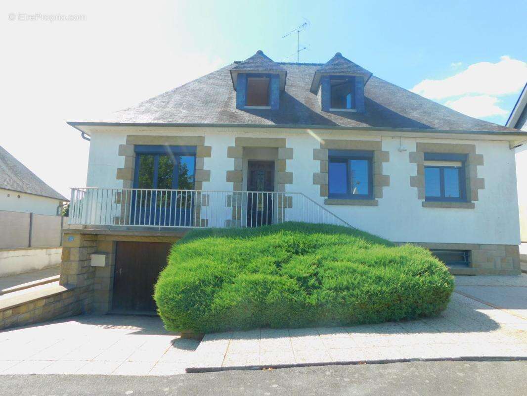 Maison à vendre 7 pièces FOUGERES (35) - photo 2