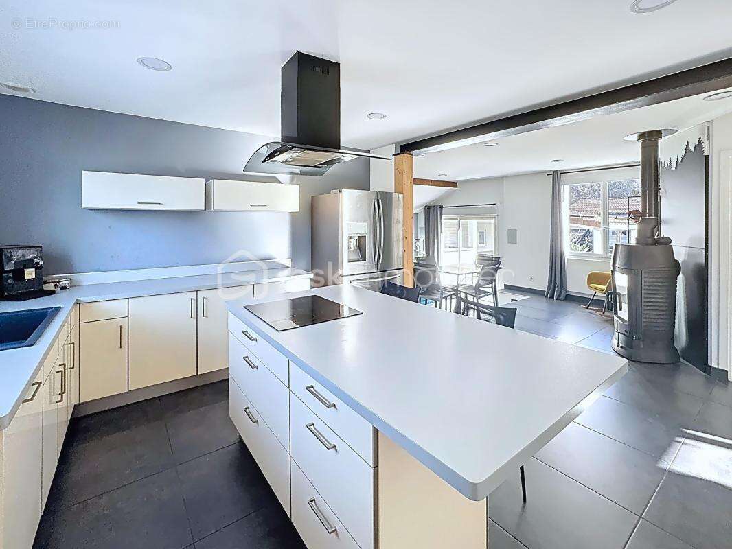 Maison à LE CHAMP-PRES-FROGES