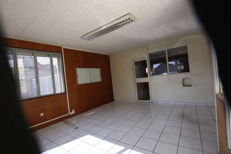 Commerce à LA CLAYETTE