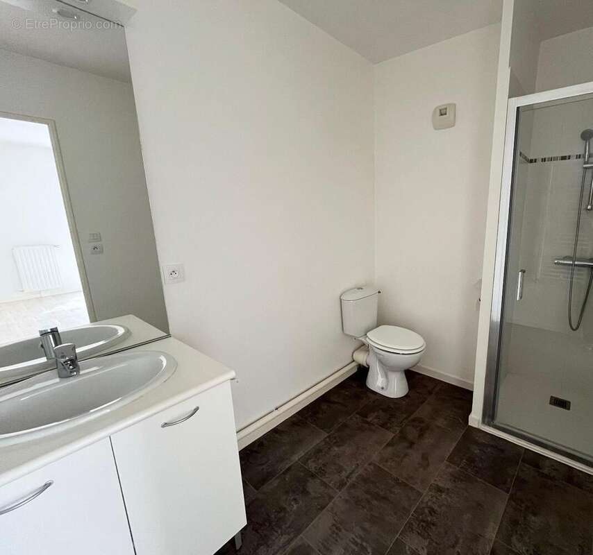 Appartement 41 m² à Les Ponts-De-Ce  - photo 6
