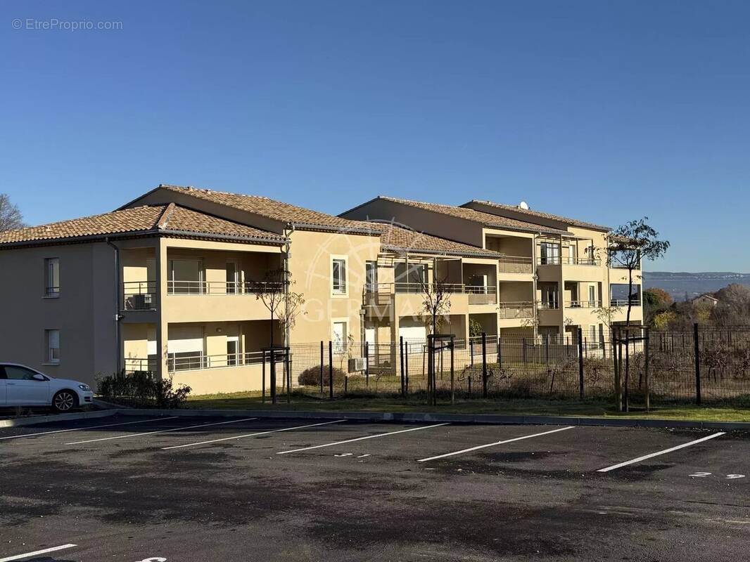 Appartement à ROBION