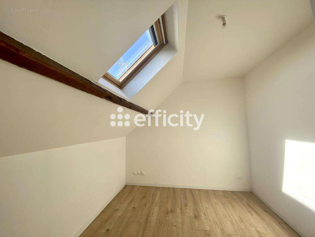 Maison à BERNES-SUR-OISE