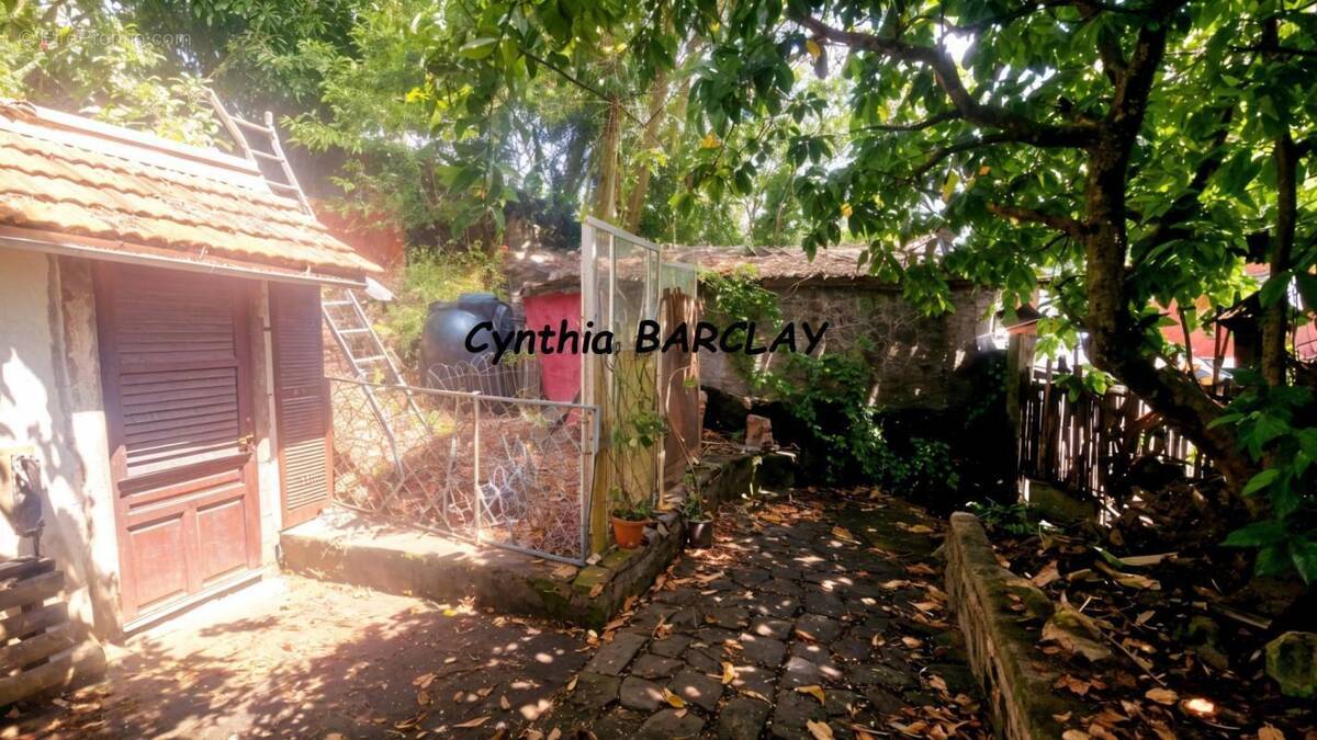 Terrain à FORT-DE-FRANCE