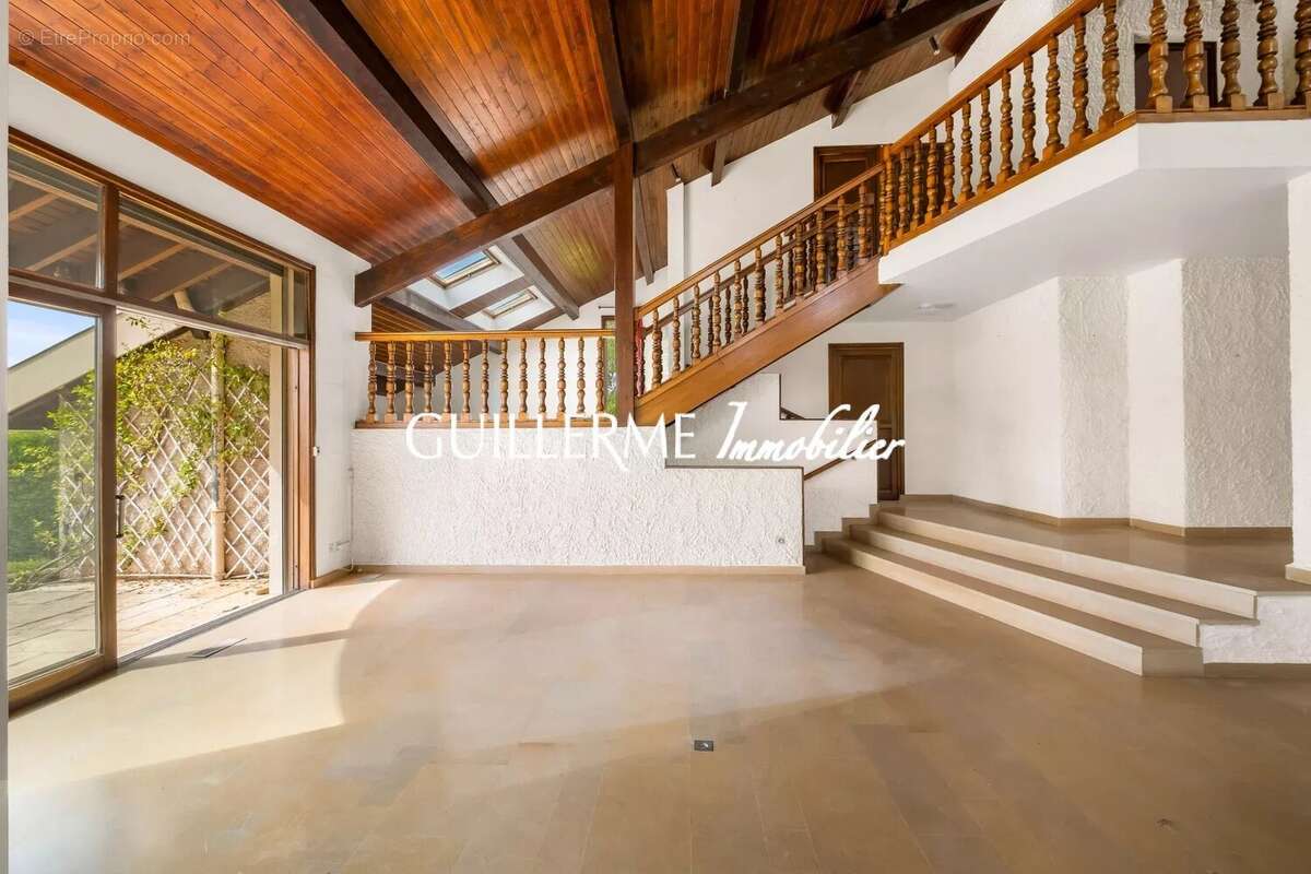 Maison à DARDILLY