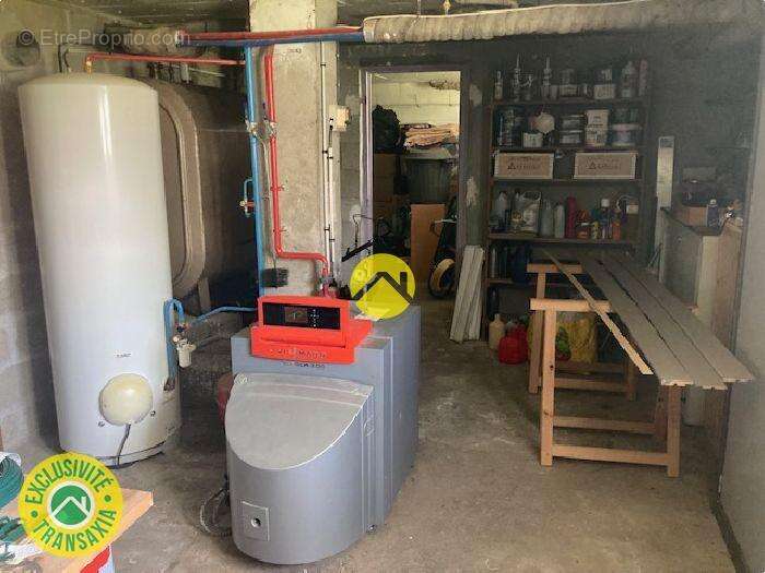 Maison à LES AIX-D'ANGILLON