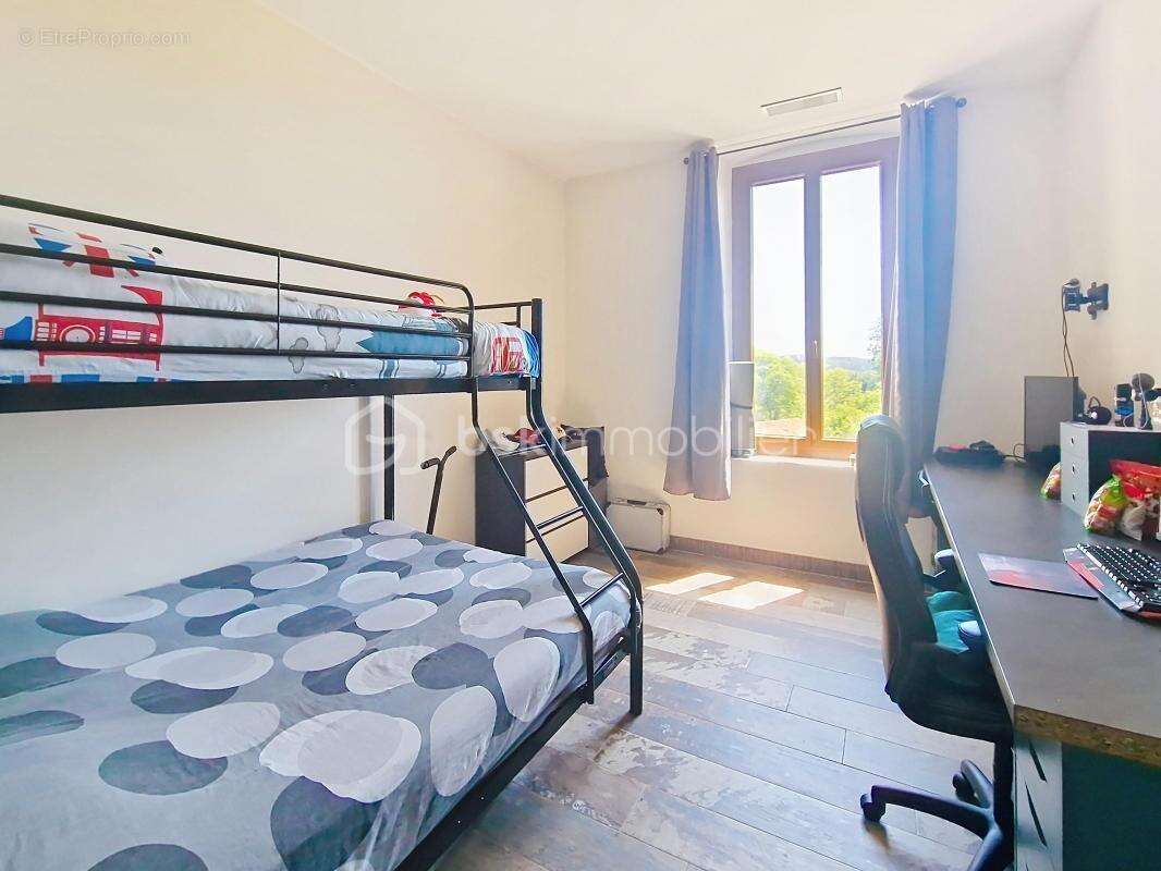 Appartement à LA FARE-LES-OLIVIERS