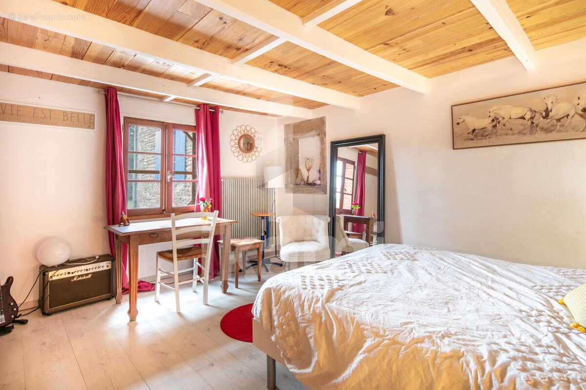 Maison à CHATEAUNEUF-DE-GALAURE