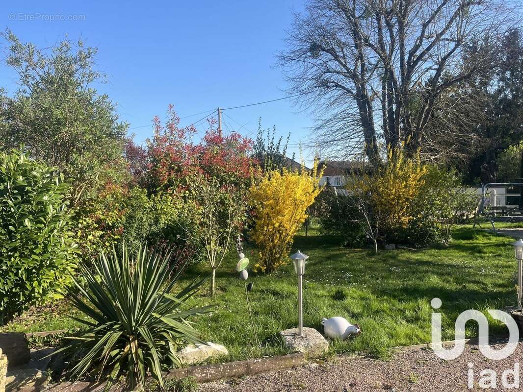 Maison 132 m² à Saint-Mesmin  - photo 2