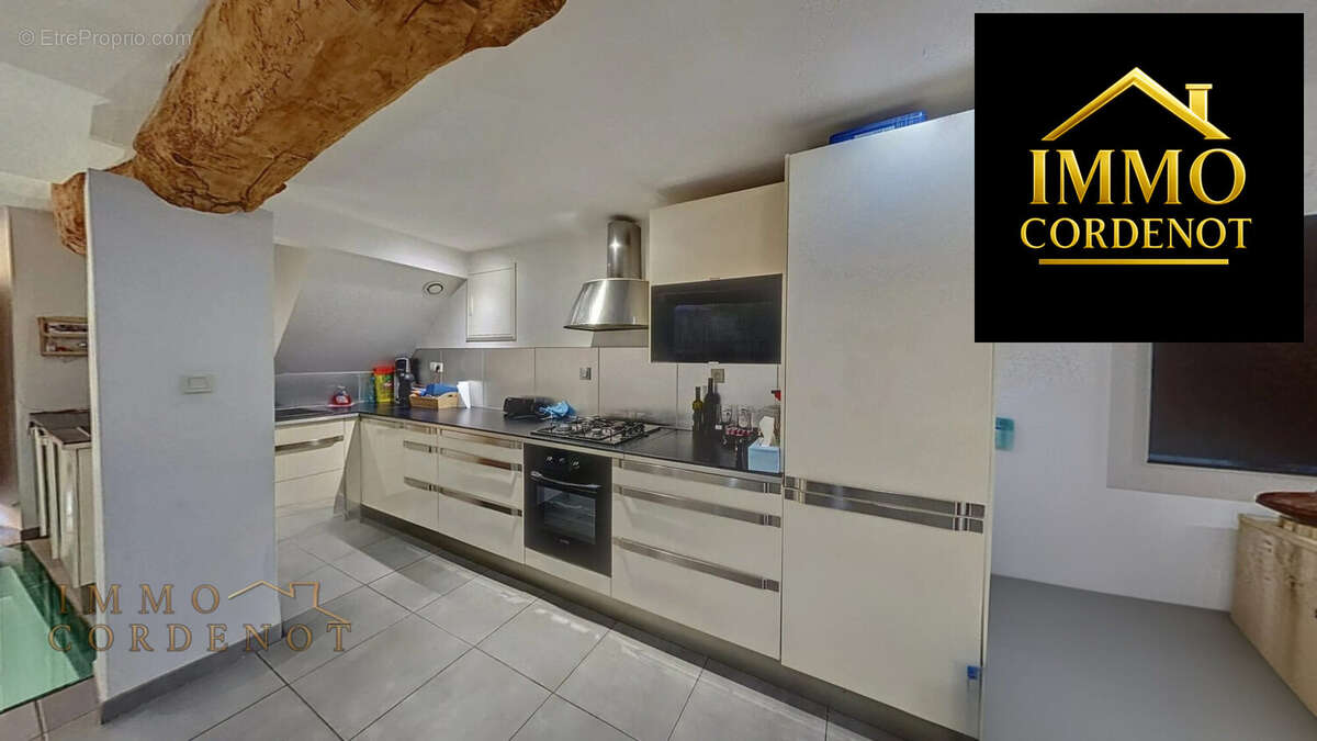 Appartement à FLASSANS-SUR-ISSOLE