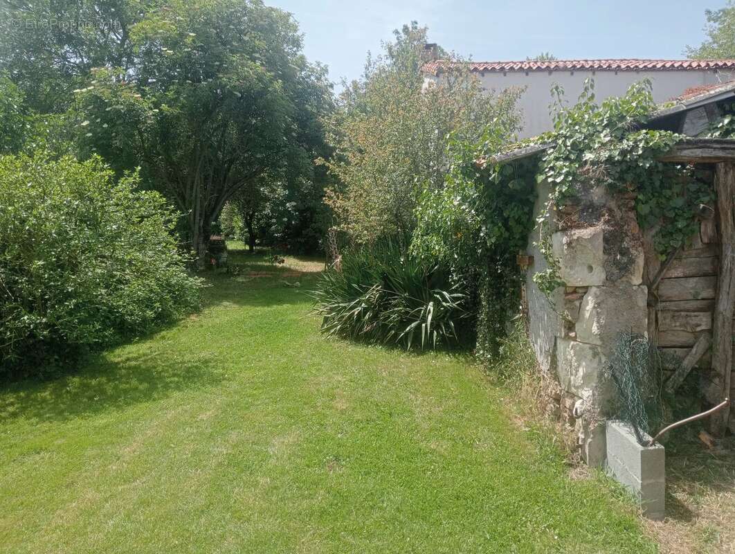 Maison secondaire avec fort potentiel - photo 17