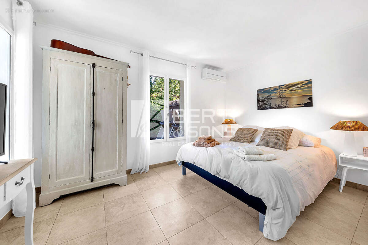 Maison à MANDELIEU-LA-NAPOULE