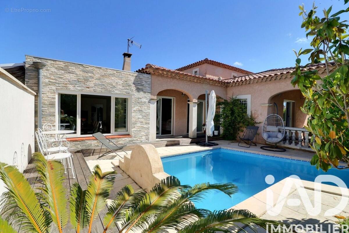 Photo 1 - Maison à CHATEAUNEUF-LES-MARTIGUES
