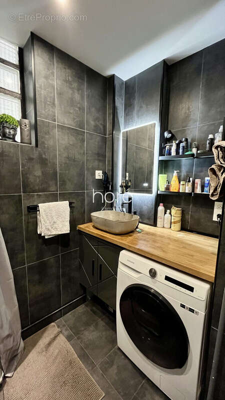 Appartement à COURBEVOIE