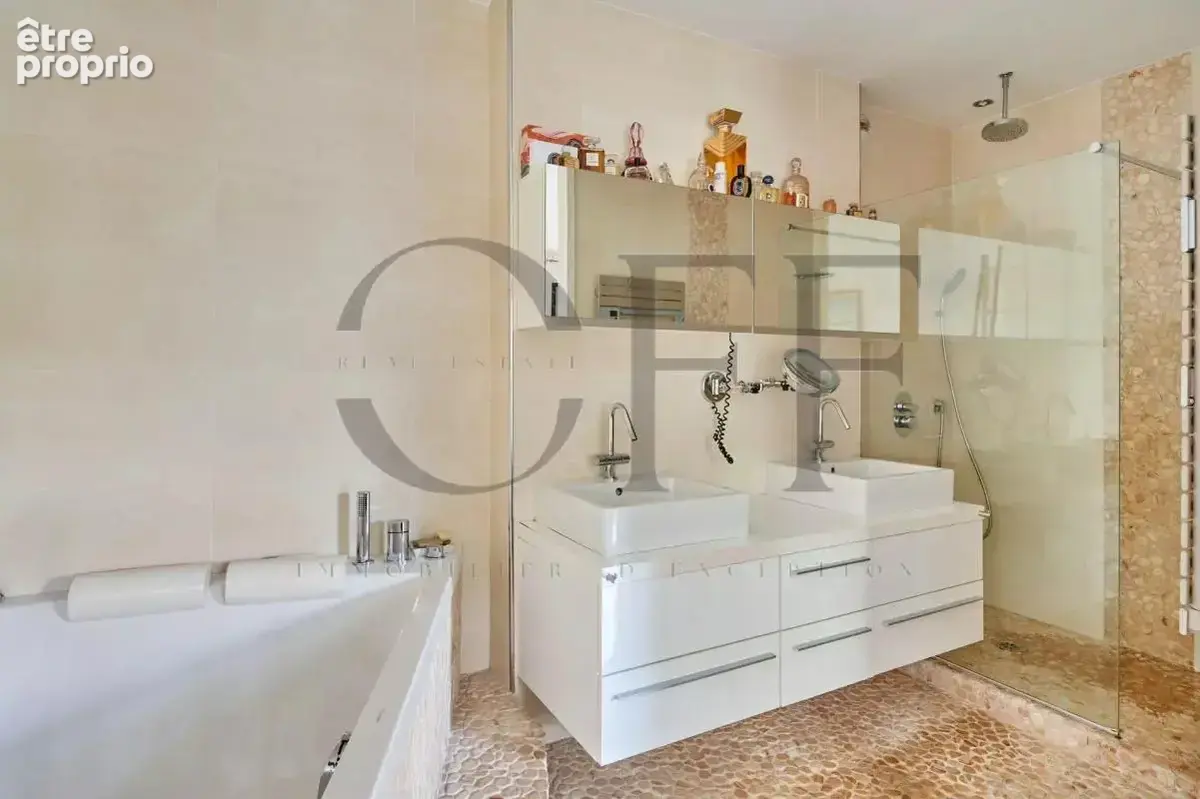 Marseille 13007 – Rez- de-jardin résidence sécurisée - Roucas-Blanc – 3 chambres 150 m² avec jardin privatif - photo 11