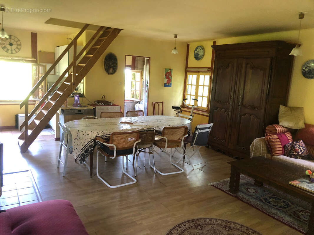 Maison à SAINT-PIERRE-SUR-DIVES