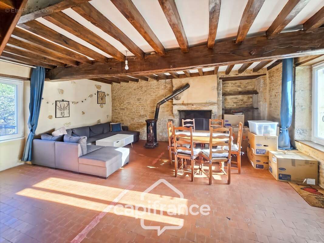Maison en pierre de caractère avec jardin – Chazeuil (58700) - photo 3