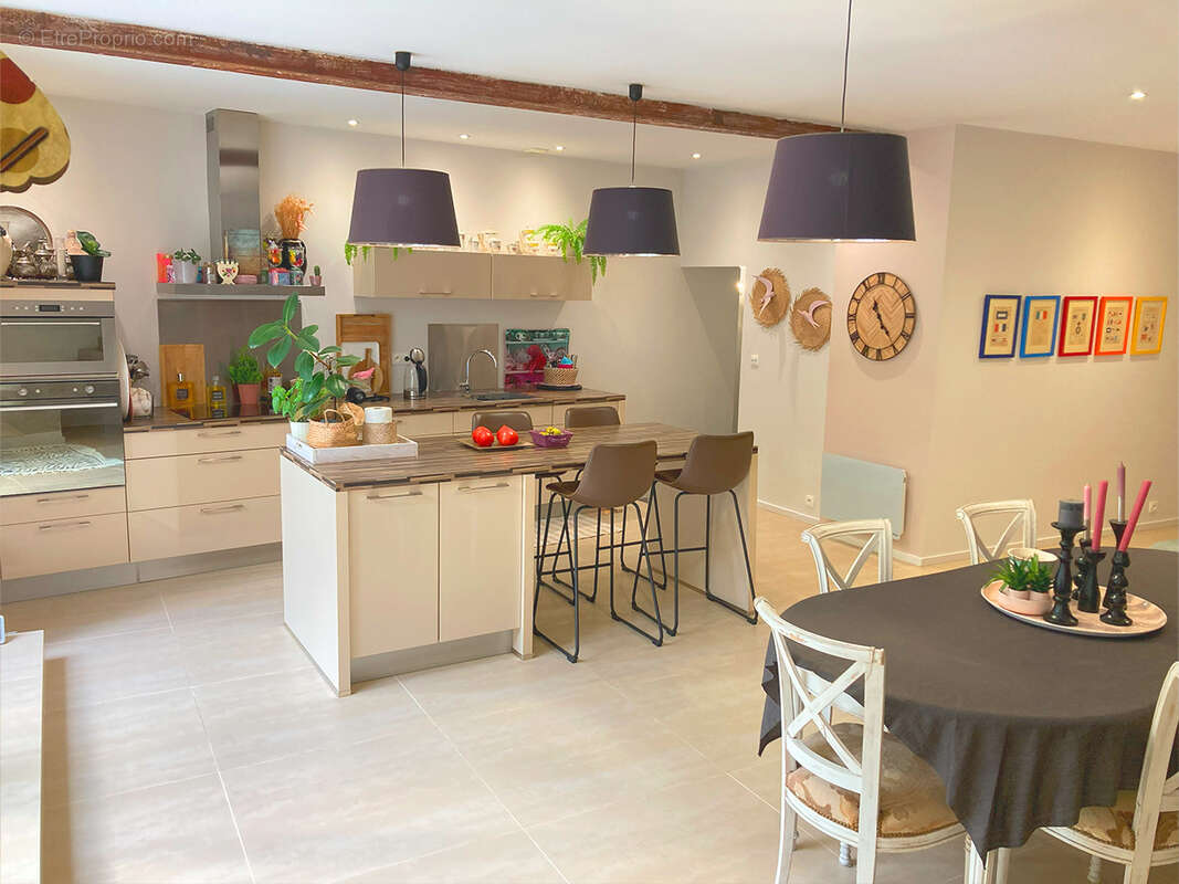 Maison à MONTELIMAR