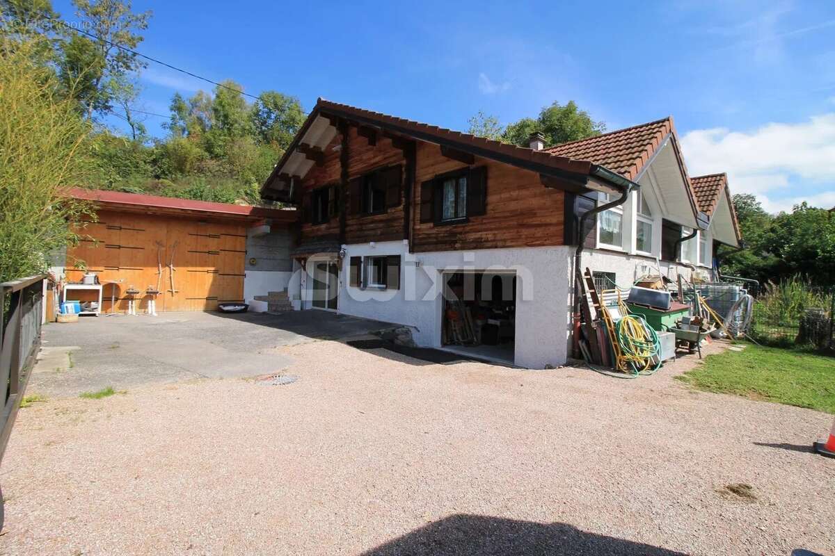 Maison à PERRIGNIER