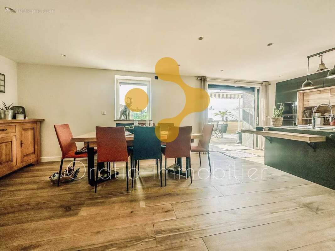 Maison à SAINT-MARTIN-EN-HAUT