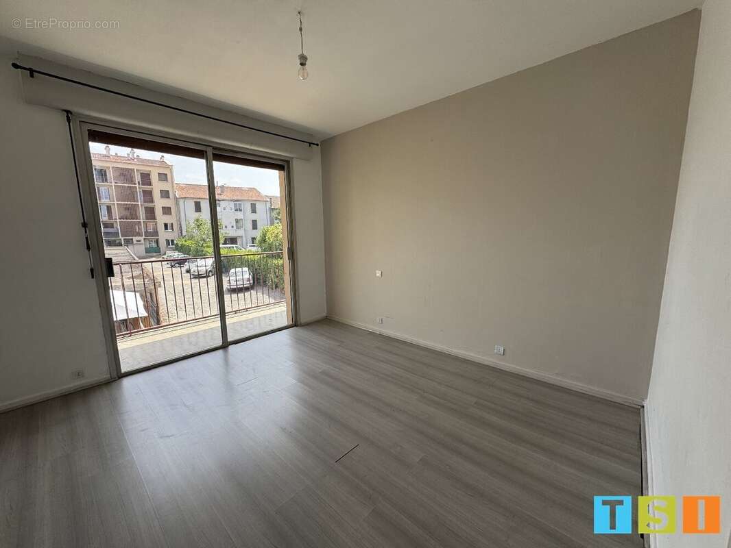 À vendre  Appartement T4 de 88 m² avec garage et cave - photo 7