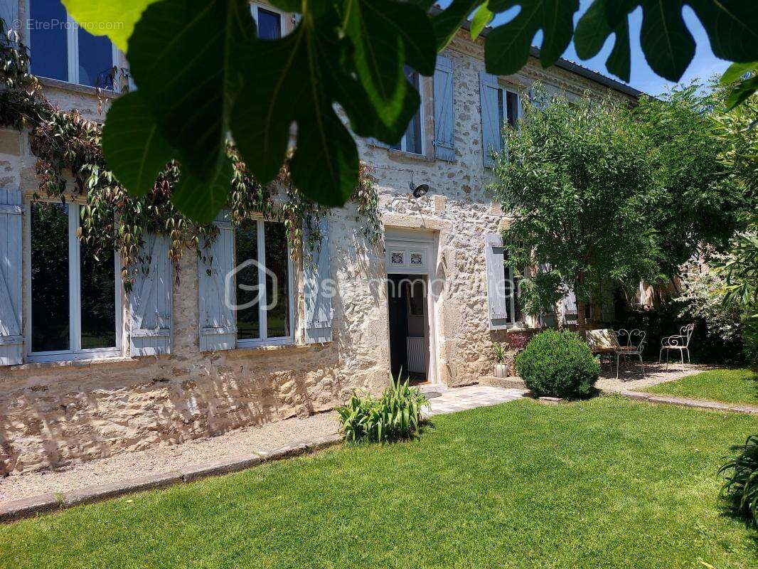 Maison à BOURDELLES