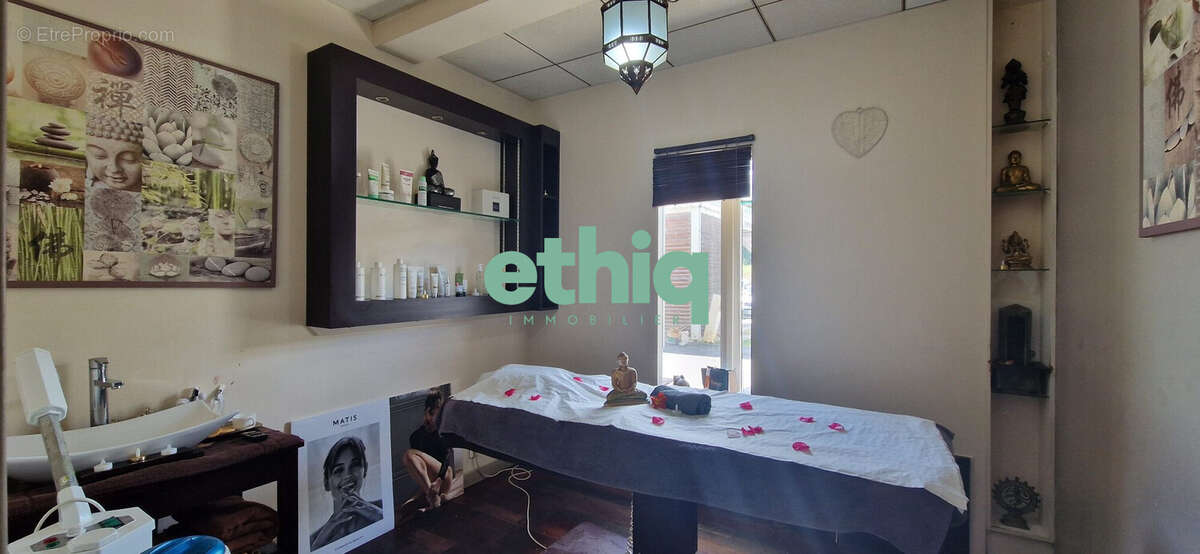 Commerce à SAINTE-ROSE