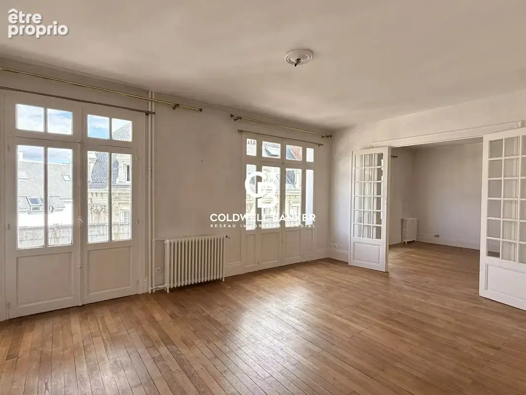 Appartement T5 Art Déco avec balcon, vue exceptionnelle, parking et cave – Hyper centre de Tours - photo 2