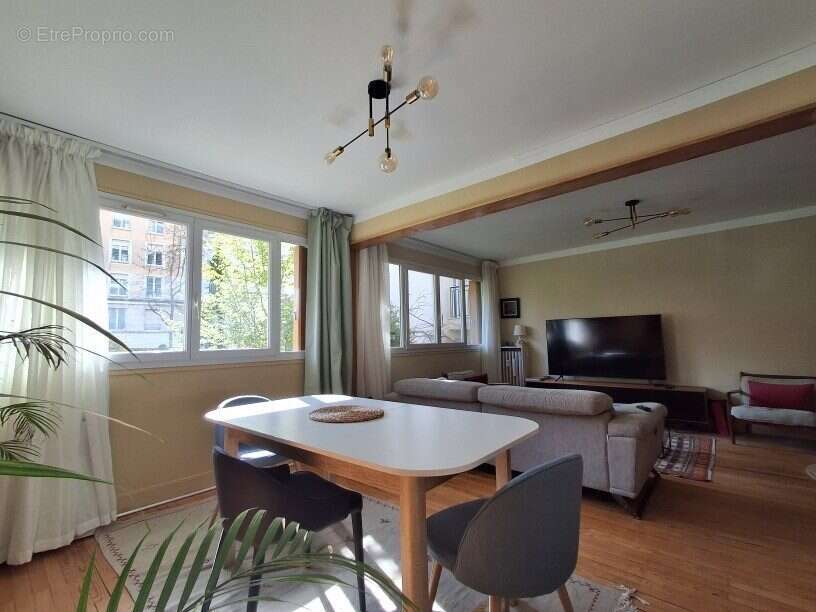 Appartement à FONTENAY-SOUS-BOIS