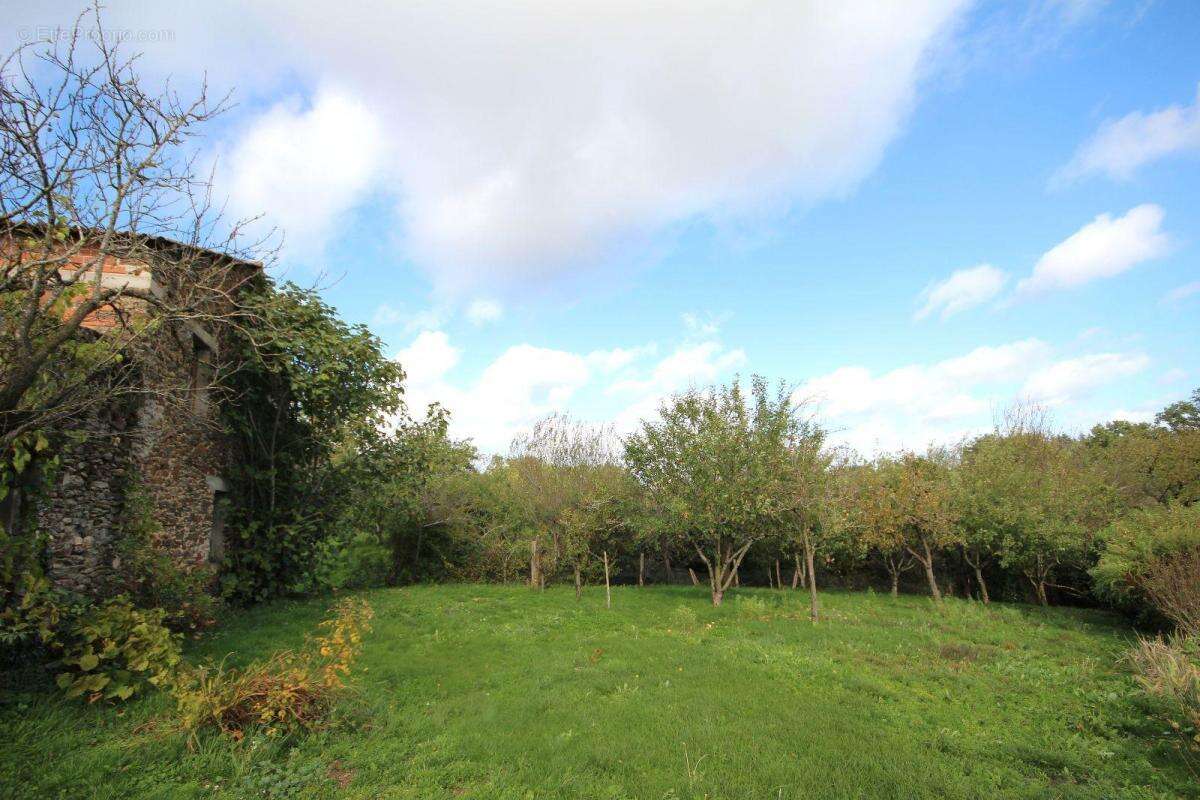 Maison à LA SALVETAT-PEYRALES