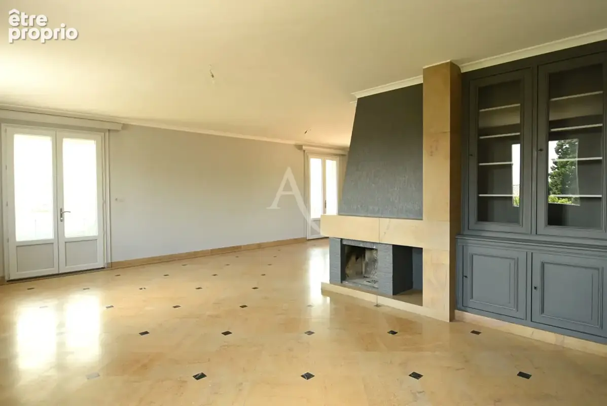 Maison Charnay Les Macon 7 pièce(s) 250 m2 - photo 2