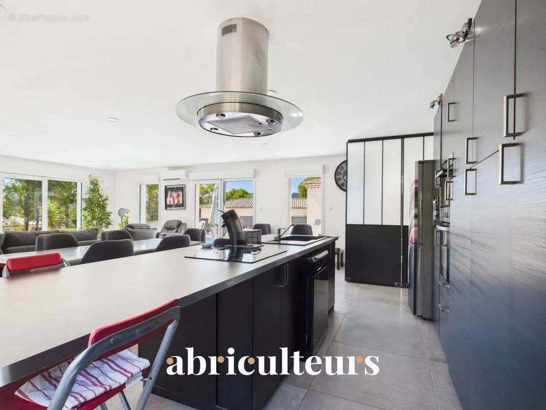 Belle villa contemporaine/vue panoramique en vente à Bagnols-en-Forêt (83600) - photo 2