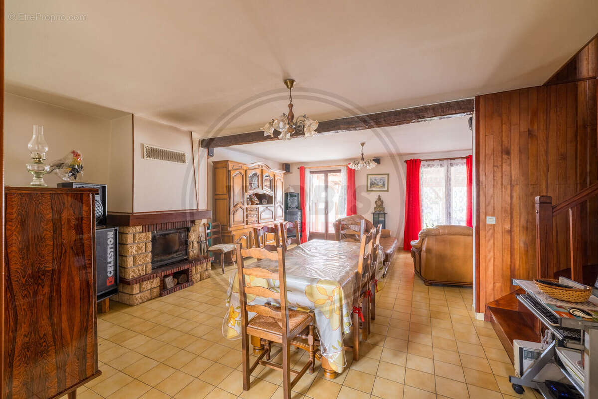 Maison à LES MUREAUX