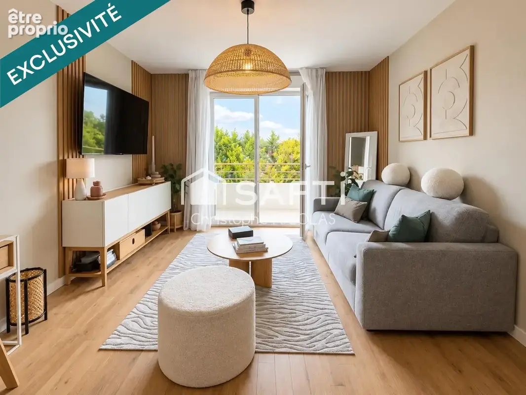 Photo 1 - Appartement à PAREMPUYRE