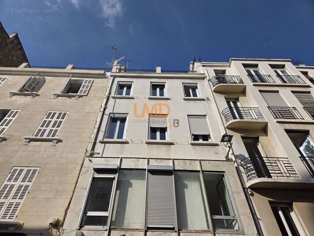 Appartement à MARSEILLE-1E