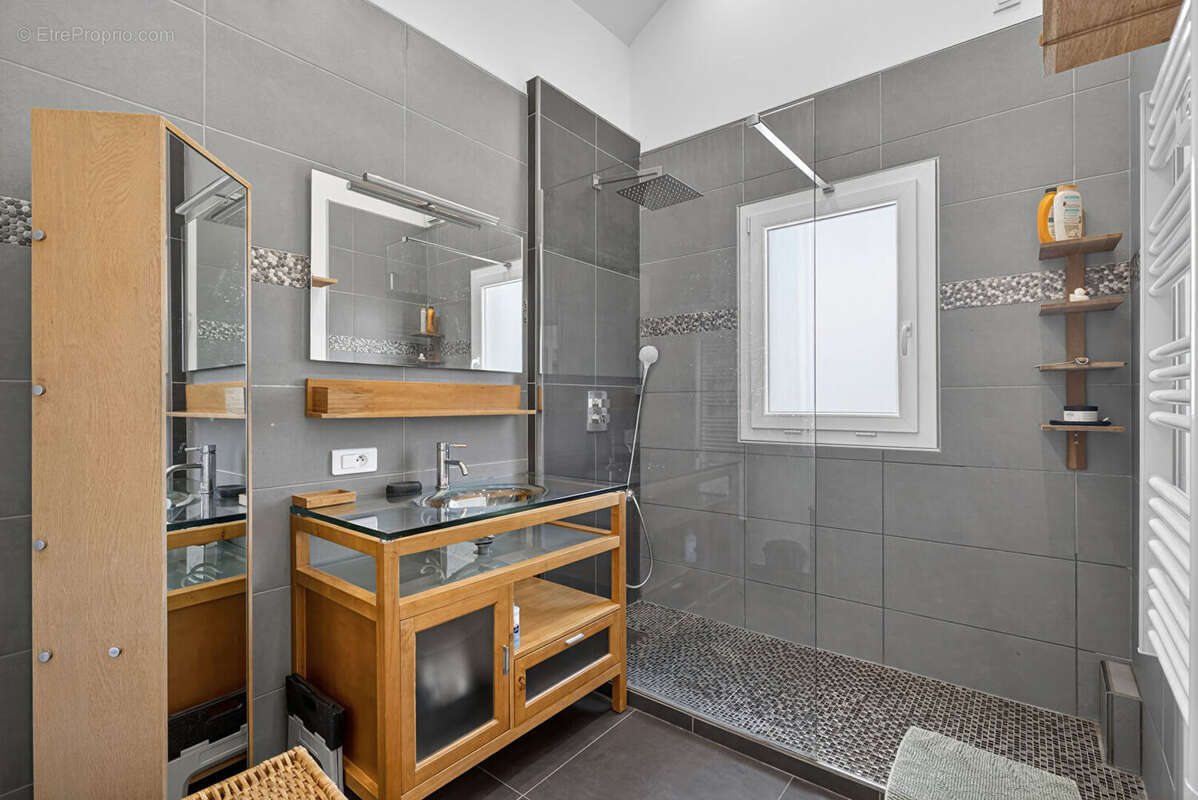 SEYNOD - Exclusivité - Maison avec T1 Bis indépendant - photo 12
