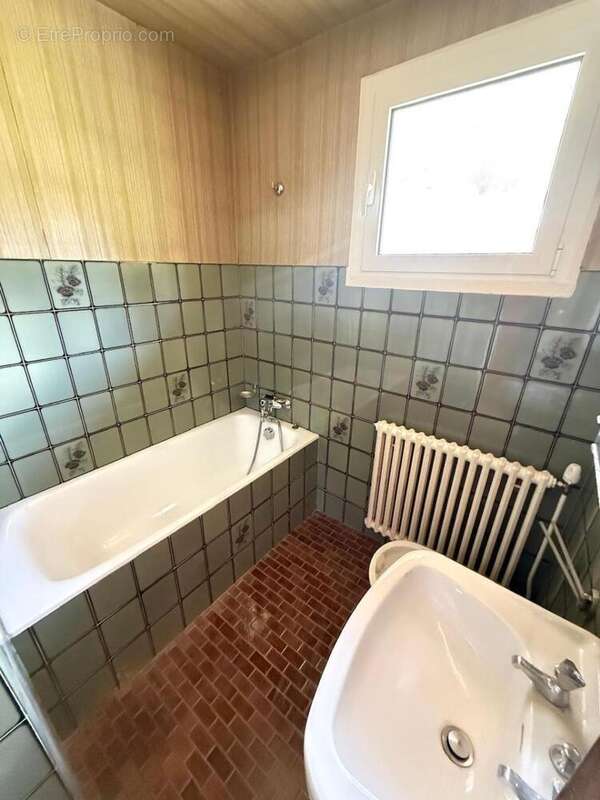   - Maison à LUZENAC