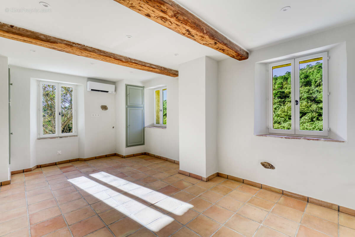 Maison à LA GARDE-FREINET